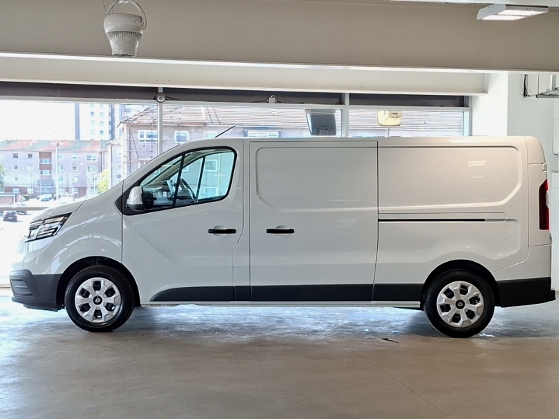 Renault Trafic Ll30 Blue Dci 130 Advance Safety Van White #4