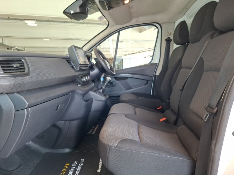 Renault Trafic Ll30 Blue Dci 130 Advance Safety Van White #5