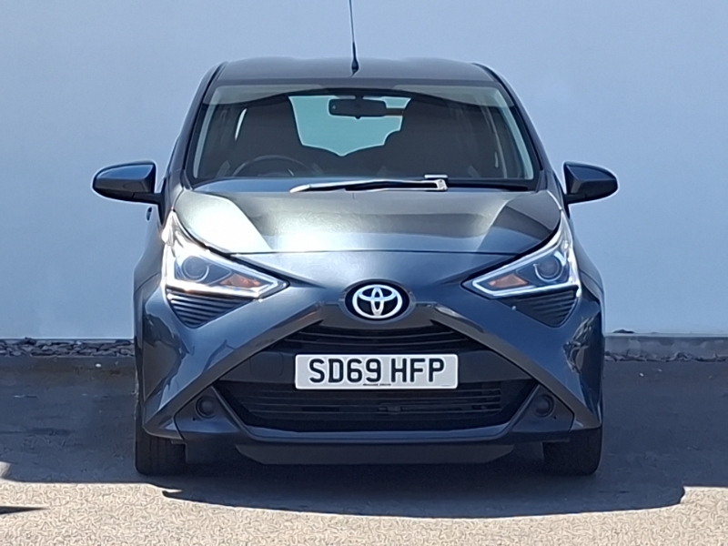 Toyota Aygo 1.0 Vvt-i X-play 69 Bhp Red #14