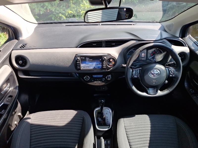 Toyota Yaris Yaris Icon Vvt-i Hev Cvt Grey #3