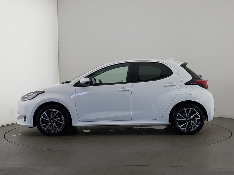 Toyota Yaris 1.5 Hybrid Design Cvt White #4