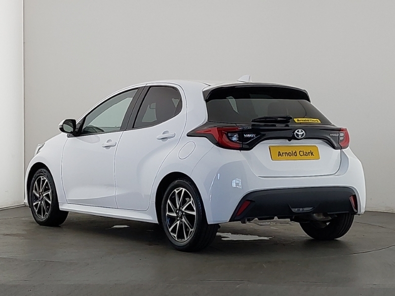 Toyota Yaris 1.5 Hybrid Design Cvt White #2