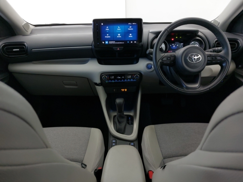 Toyota Yaris 1.5 Hybrid Excel Cvt Red #3