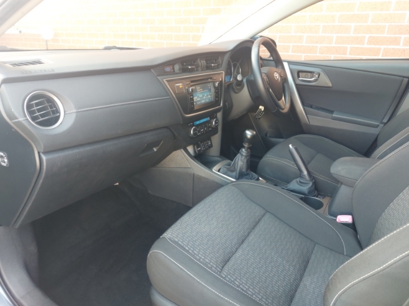 Toyota Auris 1.6 V-matic Icon Blue #5