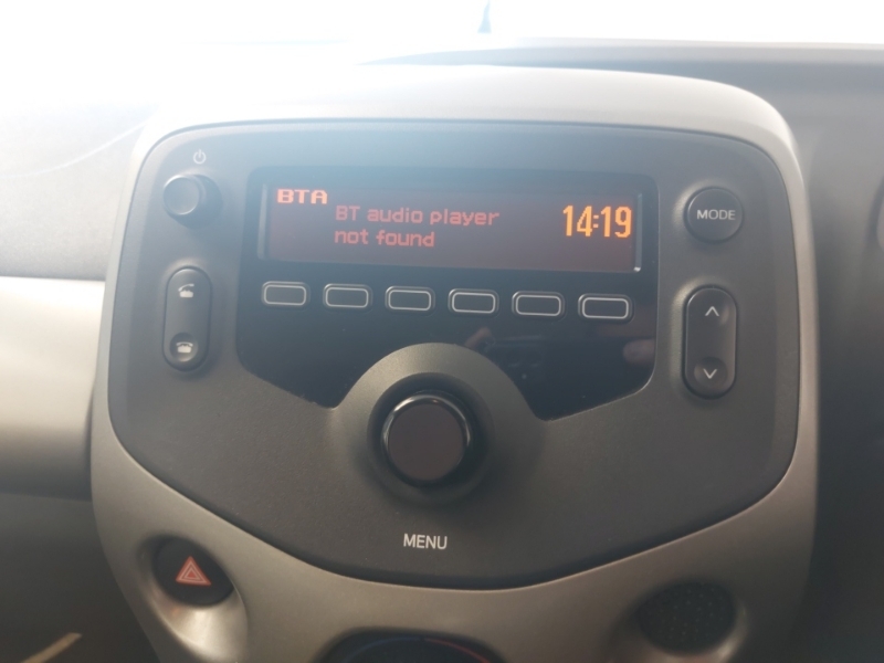 Toyota Aygo Aygo X-play Vvt-i Red #9