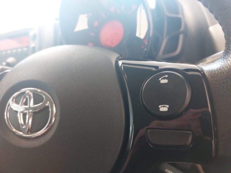 Toyota Aygo Aygo X-play Vvt-i Red #12
