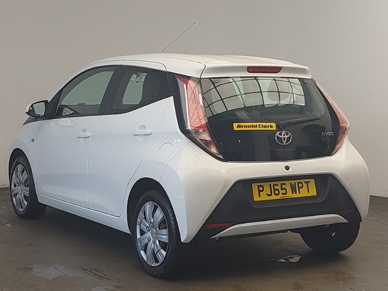 Toyota Aygo 1.0 Vvt-i X-play White #2