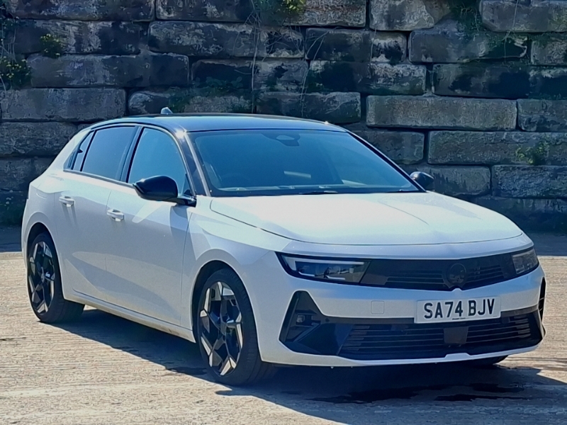 Vauxhall Astra 1.6 Plug-in Hybrid Gse White