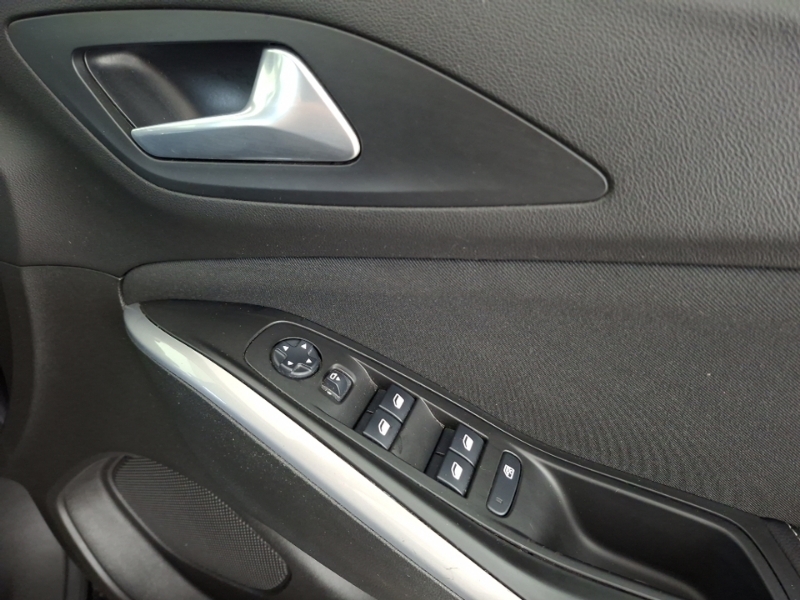 Vauxhall Grandland X Elite Nav 1.2 Turbo Startstop 130Ps - With Heat Grey #17