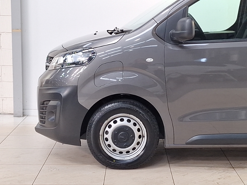 Vauxhall Vivaro Turbo D 2900 Prime 100Ps L2 Lwb With Air Con, Ply White #18