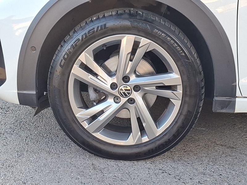 Volkswagen Taigo 1.5 Tsi R-line Suv Dsg Black #19