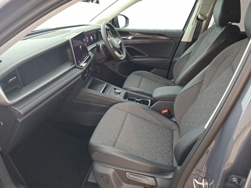 Volkswagen Tayron 1.5 Etsi Match Dsg7 7 Seat Area View Grey #5