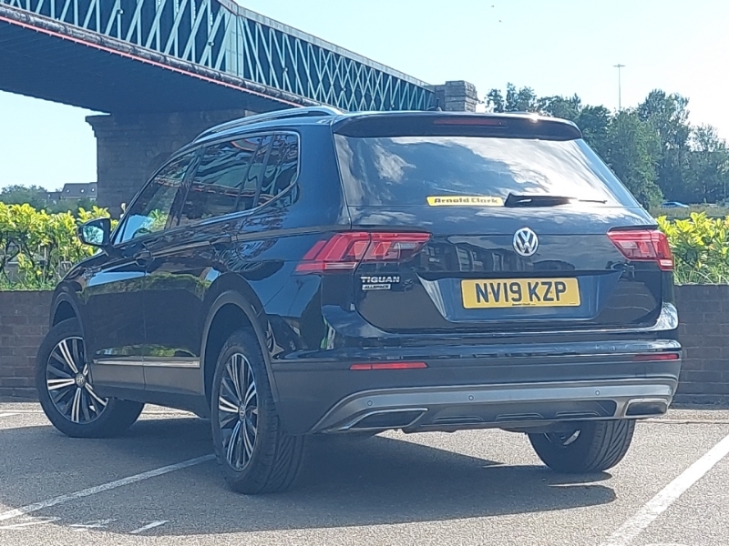 Volkswagen Tiguan Estate Special Edi 1.5 Tsi 150 R-line Edition Black #2