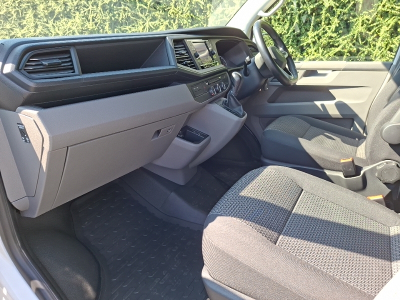 Volkswagen Transporter 2.0 Tdi 150 Highline Kombi Van Dsg RF23NRX White #5