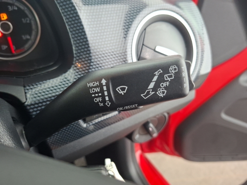 Volkswagen Up Volkswagen Up Move Up 1.0 Ss 60 Ps 5-Speed Manu Red #13