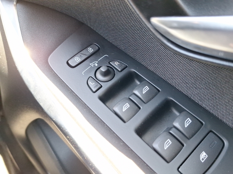 Volvo V40 Cross Country Nav Plus Blue #15
