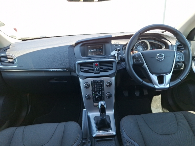 Volvo V40 Cross Country T3 152 Cross Country Black #3