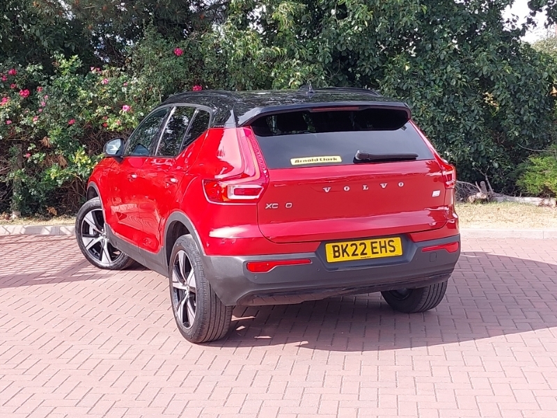 Volvo XC40 1.5 T4 Recharge Phev R Design BK22EHS Red #2