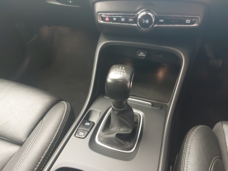 Volvo XC40 1.5 T5 262 Hybrid Inscription Pro Geartronic Silver #15