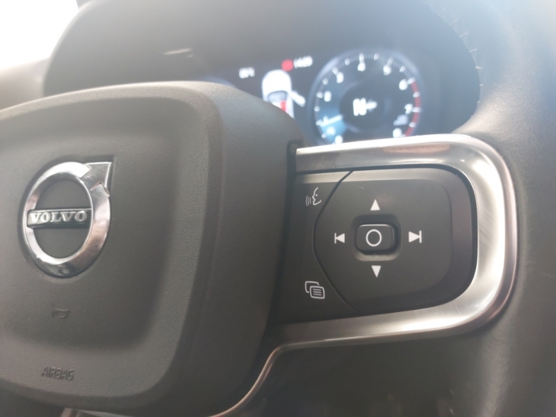 Volvo XC40 1.5 T5 262 Hybrid Inscription Pro Geartronic Silver #12