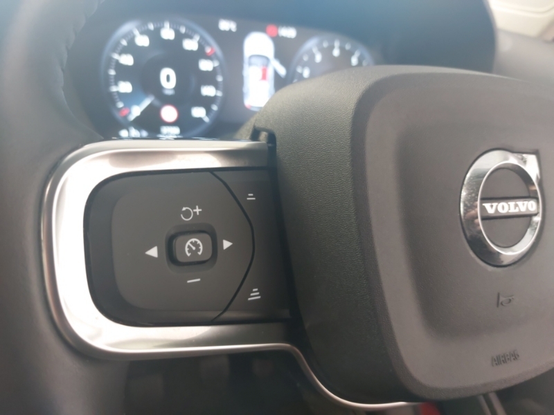 Volvo XC40 1.5 T5 262 Hybrid Inscription Pro Geartronic Silver #13