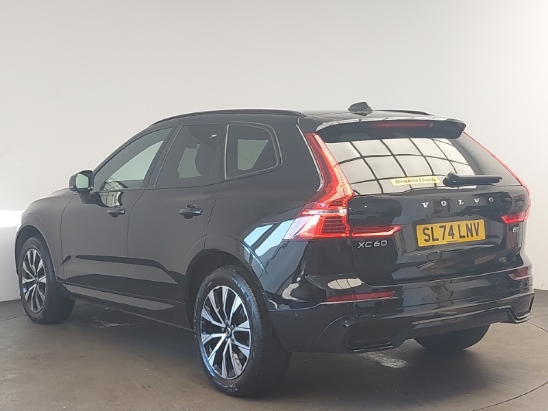 Volvo XC60 2.0 B5p Plus Dark Awd Geartronic Black #2