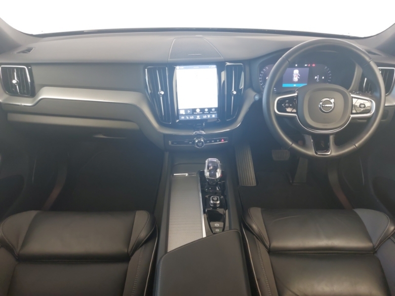 Volvo XC60 2.0 B5p Plus Dark Awd Geartronic Black #3
