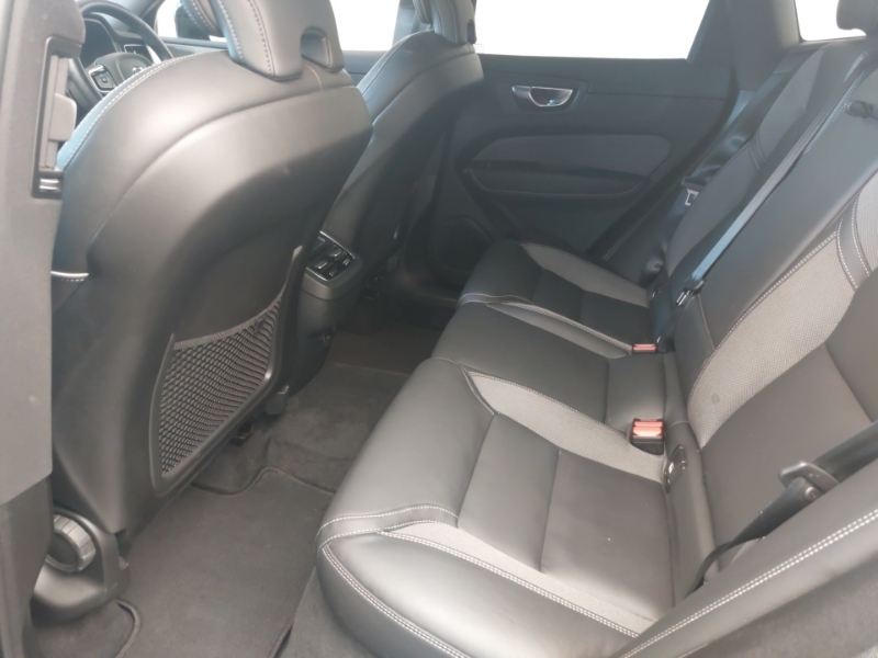 Volvo XC60 2.0 B5p Plus Dark Awd Geartronic Black #6
