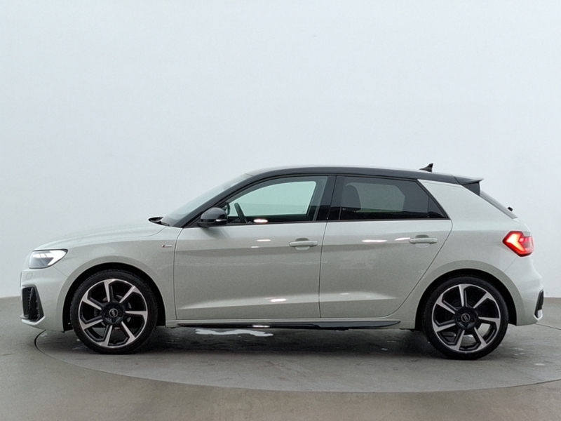 Audi A1 25 Tfsi Black Edition ND23YDO Silver #4