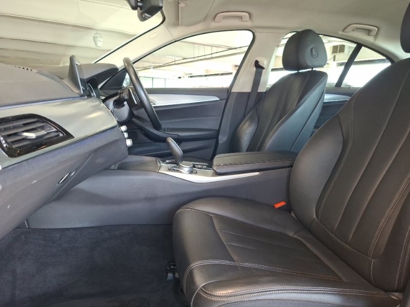 BMW 5 Series 520D Se YG18NBN White #5
