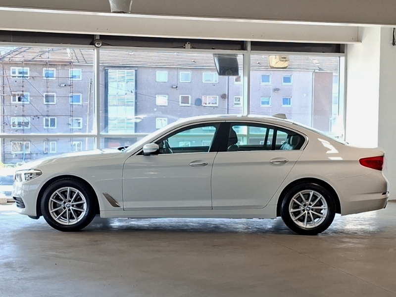 BMW 5 Series 520D Se YG18NBN White #4