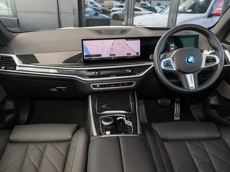 BMW X5 Xdrive50e M Sport White #4