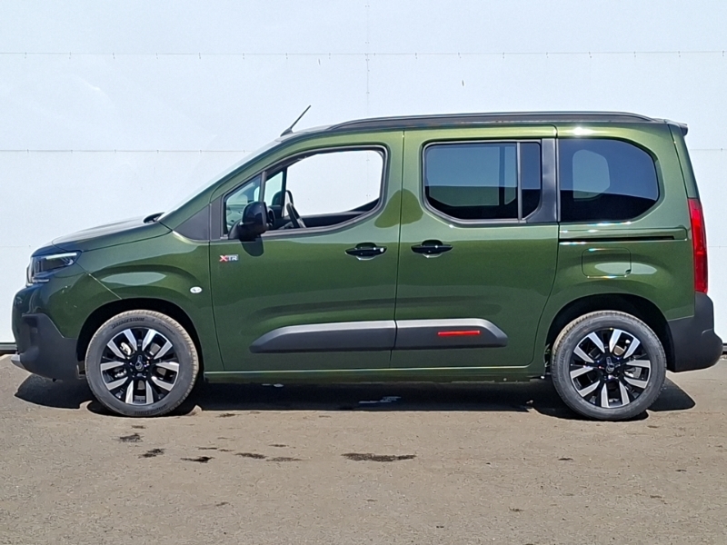 Citroen Berlingo 1.5 D 130 Max M Green #4