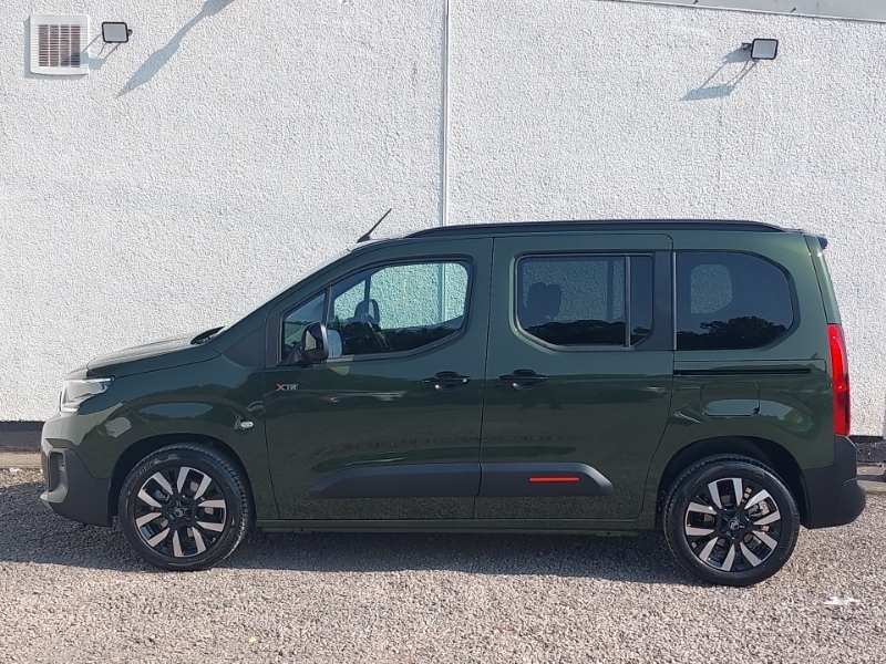 Citroen Berlingo 1.5 D 130 Max M Green #4