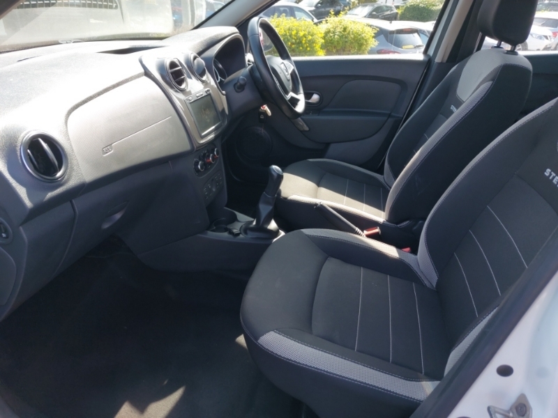 Dacia Sandero Stepway 0.9 Tce Comfort YR20BVB White #5