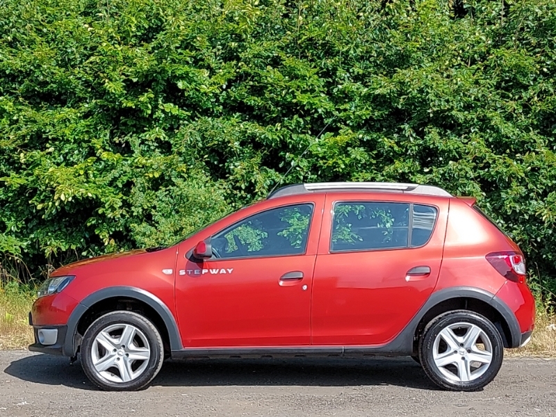 Dacia Sandero Stepway 0.9 Tce Laureate Start Stop Red #4