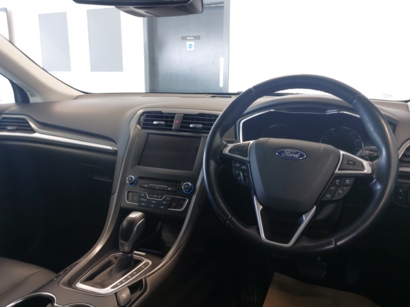 Ford Mondeo 2.0 Tdci 180 Titanium Powershift Black #4