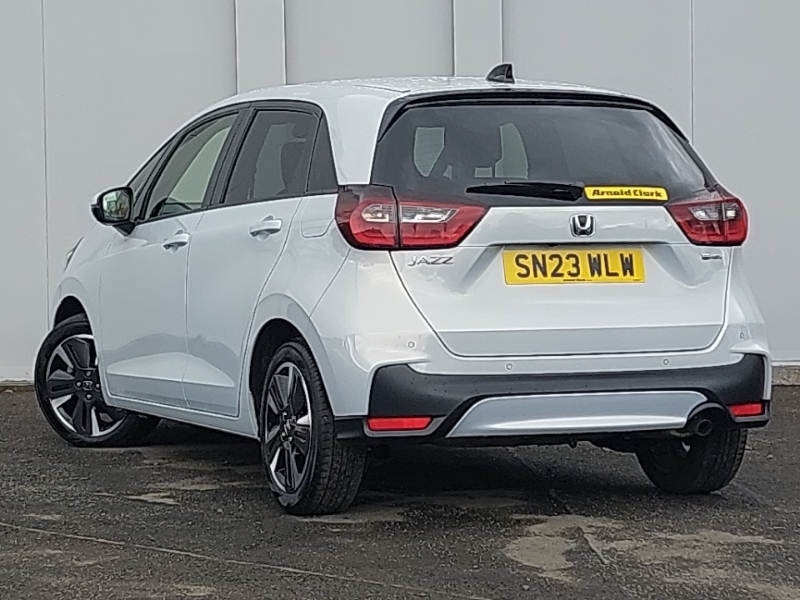Honda Jazz 1.5 I-mmd Hybrid Advance Ecvt White #2