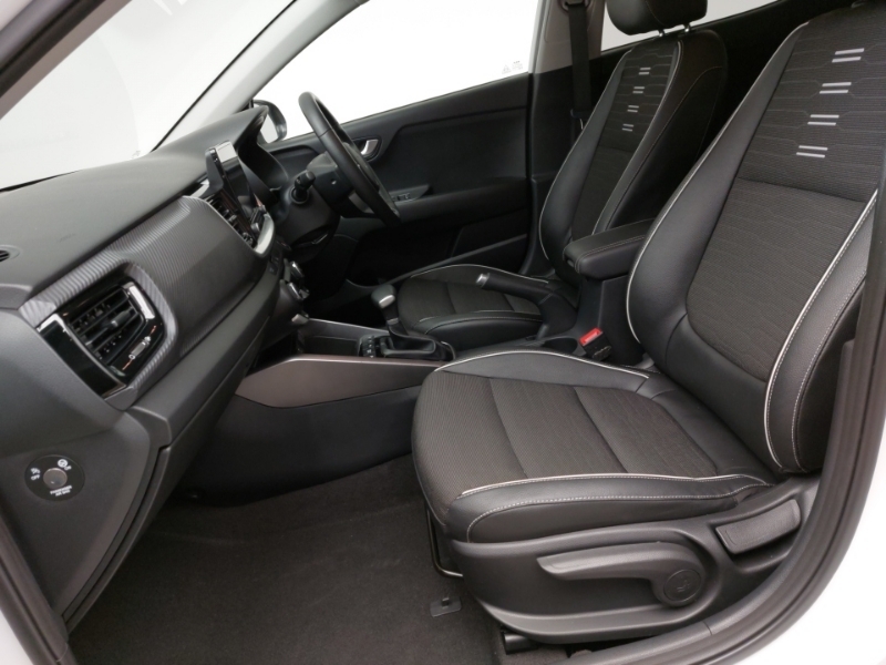 Kia Stonic 1.0T Gdi 48V Gt-line S Dct NA23UDZ White #5