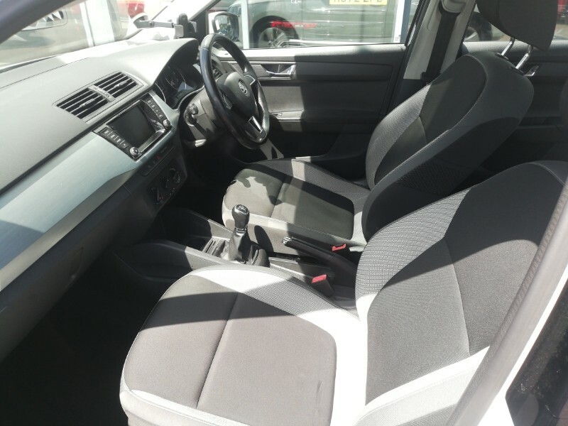 Skoda Fabia 1.2 Tsi Se White #5