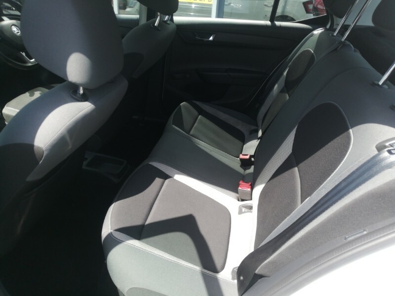 Skoda Fabia 1.2 Tsi Se White #6