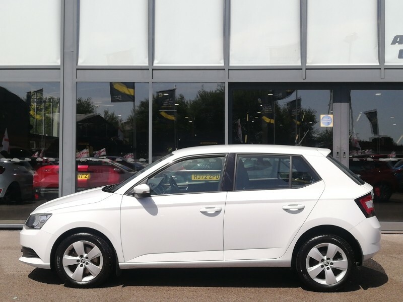 Skoda Fabia 1.2 Tsi Se White #4