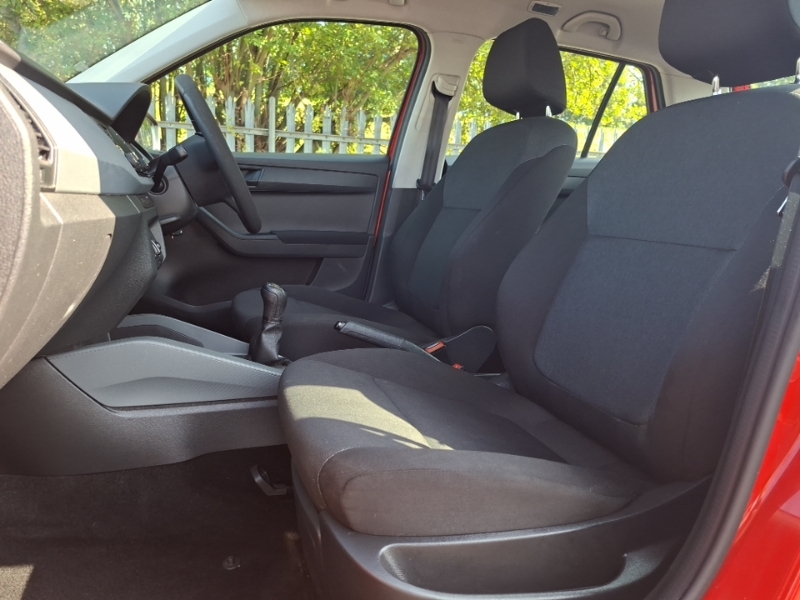 Skoda Fabia 1.0 Mpi 60 S Red #5