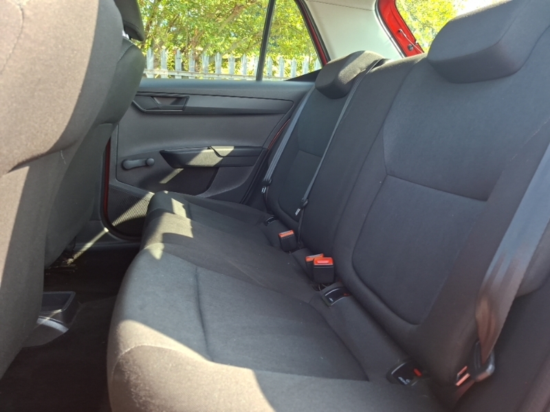 Skoda Fabia 1.0 Mpi 60 S Red #6