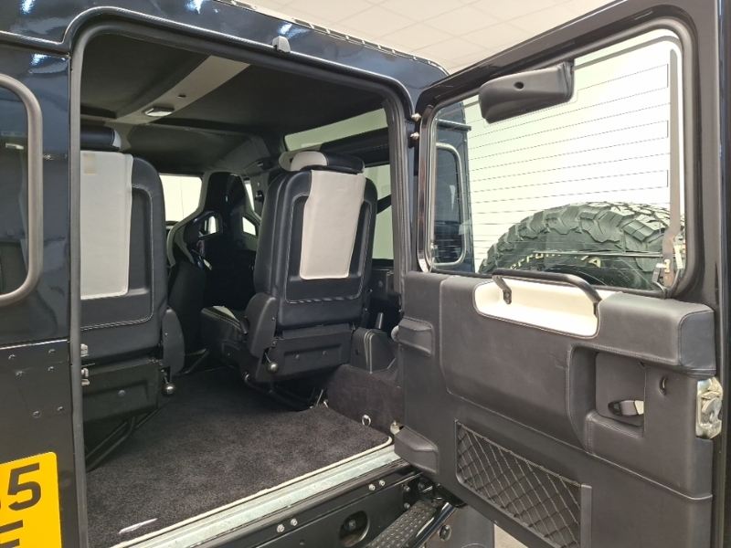Land Rover Defender 2.0 Multitronic Black #13