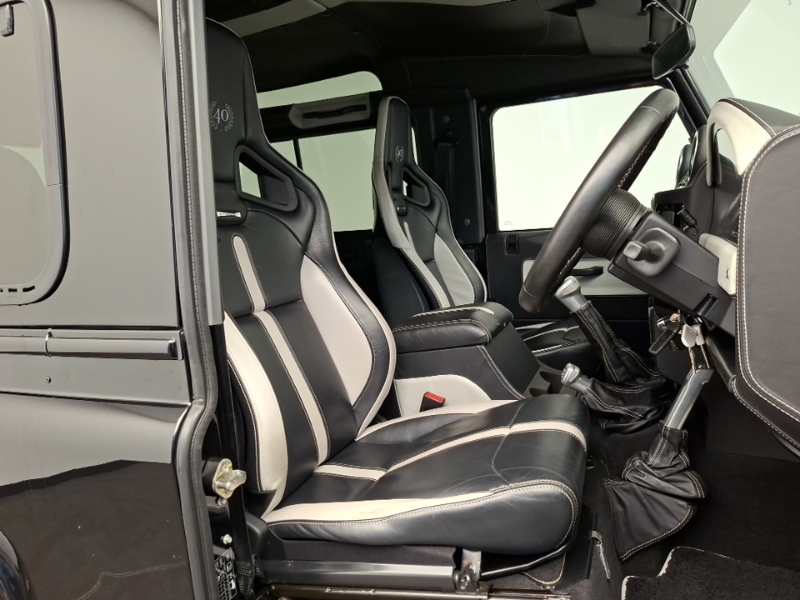 Land Rover Defender 2.0 Multitronic Black #11