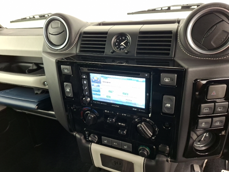 Land Rover Defender 2.0 Multitronic Black #8