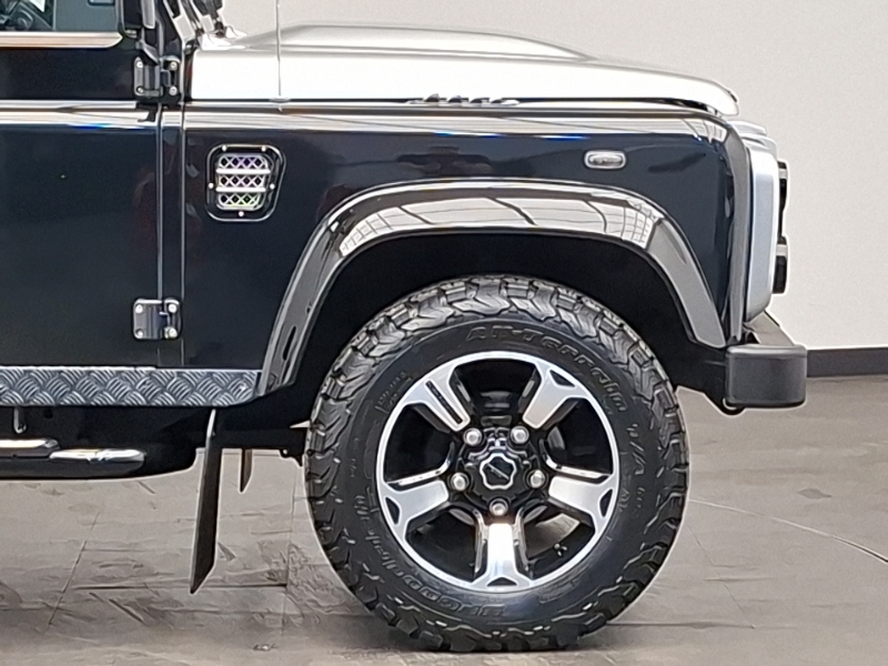 Land Rover Defender 2.0 Multitronic Black #14
