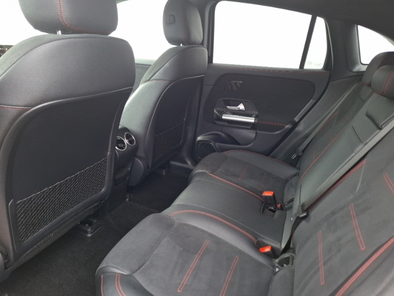 Mercedes-Benz EQA Eqa 250 140Kw Amg Line Premium 70.5Kwh Black #6