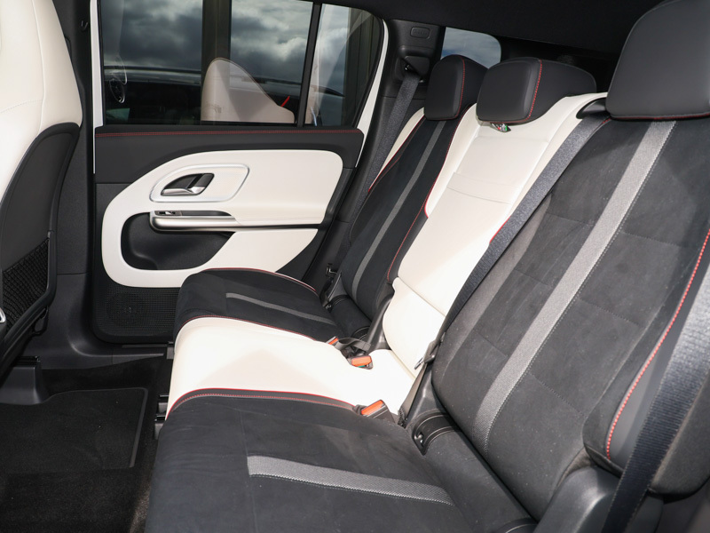 Mercedes-Benz GLB Class Glb 200 Amg Line Executive 8G-tronic White #6